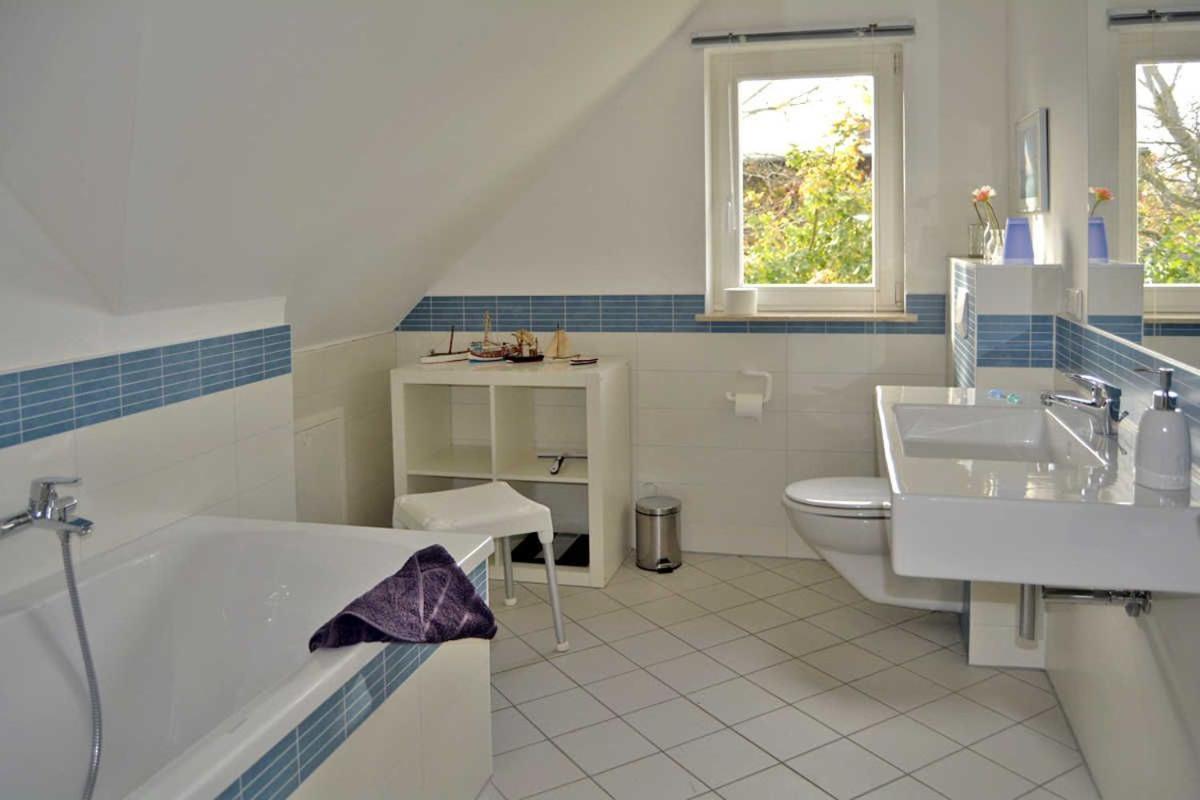 Reetdachhaus Im Fischerdorf 弗里斯特 外观 照片